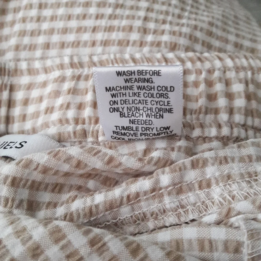 NWT "Emily Daniels" Seersucker Check Capri Petite Medium "FINAL PRICE" - Picture 8 of 8